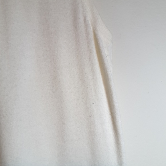 Luxe 360 Ecru Knit tank top - Picture 5 of 8